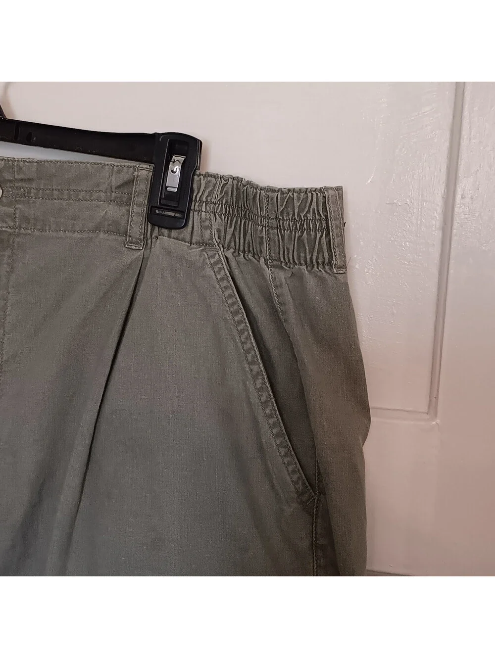 Consensus Sportswear Shorts Sz 38 Men Olive Green Partial Elastic Waist Stretch